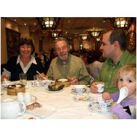 Wed 3/10/2007 - Dim sum at New World with great aunt Ellen, great uncle Bernie and daddy